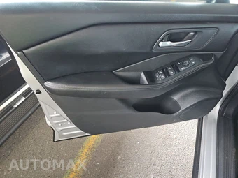 2024 Nissan Rogue SV – miniatura 9
