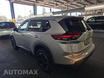 2024 Nissan Rogue SV – miniatura 6