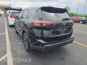 2024 Nissan Rogue SV - miniatura 6