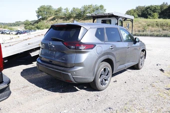 2024 Nissan Rogue SV - miniatura 3