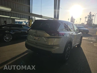 2024 Nissan Rogue SV – miniatura 4