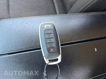 2024 Nissan Rogue SV – miniatura 8