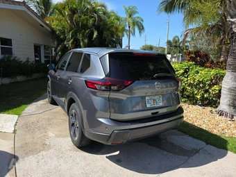 2024 Nissan Rogue SV - miniatura 2