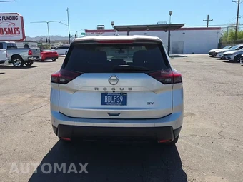 2024 Nissan Rogue SV - miniatura 4