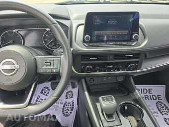 2024 Nissan Rogue SV – miniatura 10