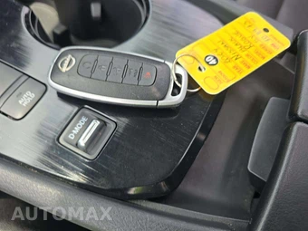 2024 Nissan Rogue SV – miniatura 8