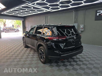 2024 Nissan Rogue SV – miniatura 2