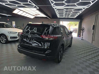 2024 Nissan Rogue SV – miniatura 3