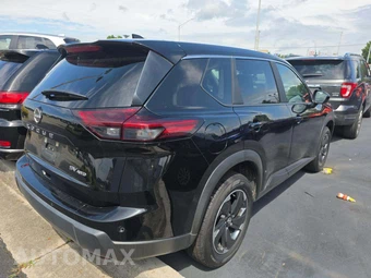 2024 Nissan Rogue SV – miniatura 3
