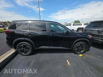 2024 Nissan Rogue SV – miniatura 4