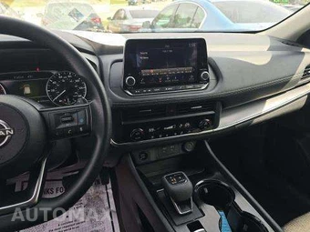 2024 Nissan Rogue SV - miniatura 10