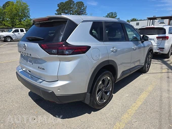 2024 Nissan Rogue SV - miniatura 4