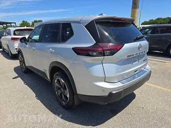 2024 Nissan Rogue SV - miniatura 6