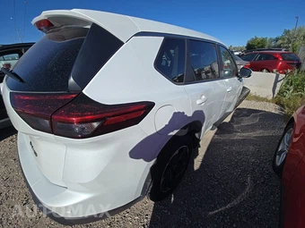 2024 Nissan Rogue SV - miniatura 4