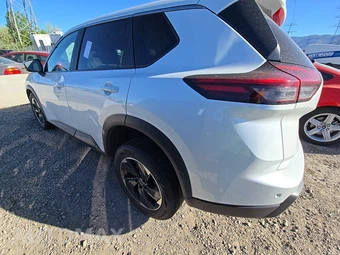 2024 Nissan Rogue SV - miniatura 6