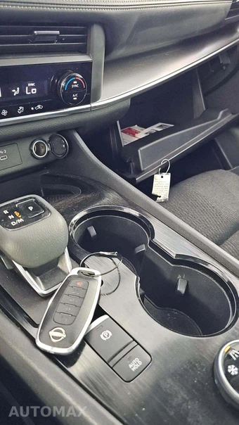 2024 Nissan Rogue SV - miniatura 19