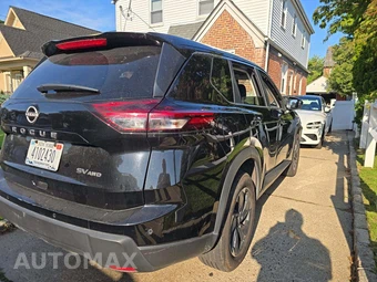 2024 Nissan Rogue SV – miniatura 3