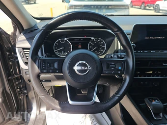 2024 Nissan Rogue SV - miniatura 10