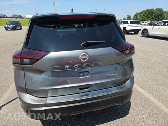 2024 Nissan Rogue SV - miniatura 5