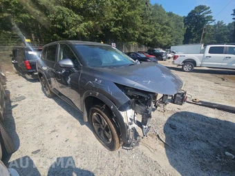 2024 Nissan Rogue SV - miniatura 3