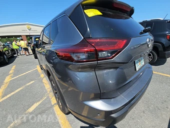 2024 Nissan Rogue SV – miniatura 6