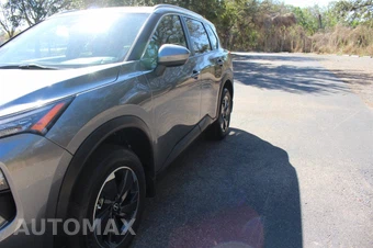 2024 Nissan Rogue SV - miniatura 10