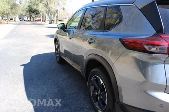 2024 Nissan Rogue SV - miniatura 11