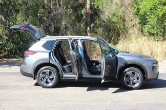 2024 Nissan Rogue SV - miniatura 17
