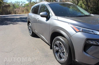 2024 Nissan Rogue SV - miniatura 8