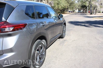 2024 Nissan Rogue SV - miniatura 9