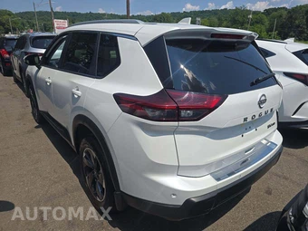 2024 Nissan Rogue SV – miniatura 2