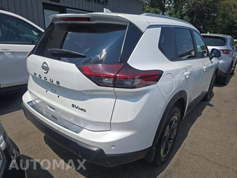 2024 Nissan Rogue SV – miniatura 3