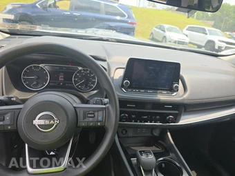 2024 Nissan Rogue SV - miniatura 11