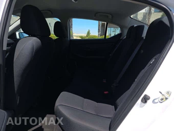2024 Nissan Sentra S – miniatura 10