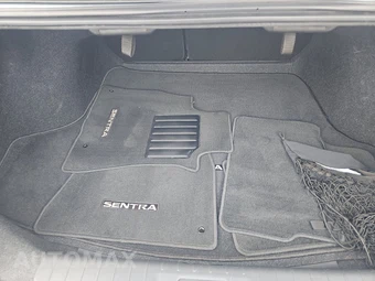 2024 Nissan Sentra SR - miniatura 16