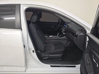 2024 Nissan Sentra SV - miniatura 8