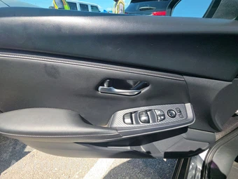 2024 Nissan Sentra SV – miniatura 9