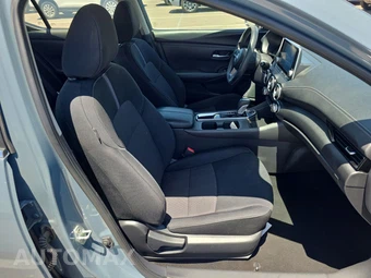 2024 Nissan Sentra SV – miniatura 8
