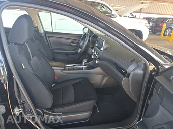 2024 Nissan Sentra SV – miniatura 8