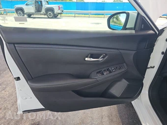 2024 Nissan Sentra SV – miniatura 9