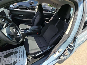 2024 Nissan Sentra SV - miniatura 6