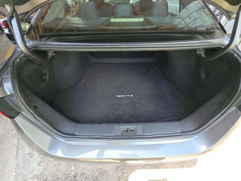 2024 Nissan Sentra SV – miniatura 14