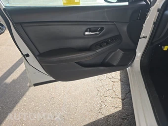 2024 Nissan Sentra SV - miniatura 9