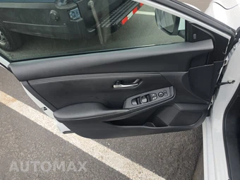 2024 Nissan Sentra SV – miniatura 9
