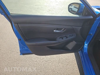 2024 Nissan Sentra SV - miniatura 9