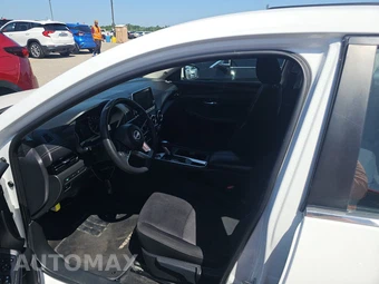 2024 Nissan Sentra SV – miniatura 7