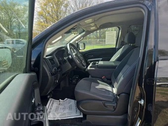 2024 Nissan TITAN SV Crew Cab Short Bed – miniatura 13