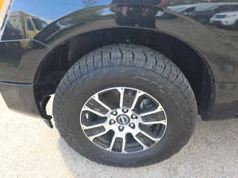 2024 Nissan TITAN SV Crew Cab Short Bed – miniatura 8
