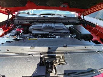 2024 Nissan TITAN SV Crew Cab Short Bed - miniatura 15