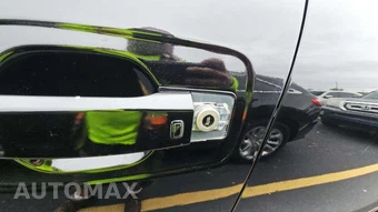 2024 Nissan TITAN SV Crew Cab Short Bed – miniatura 18